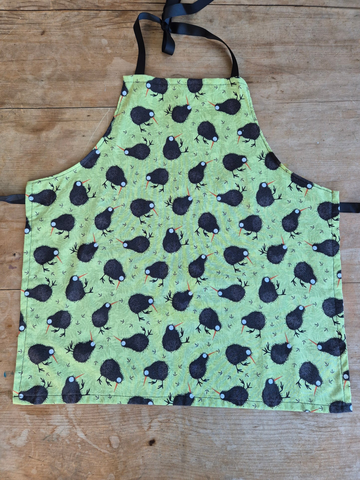 Children's Apron Kiwiana Little Green Kiwis
